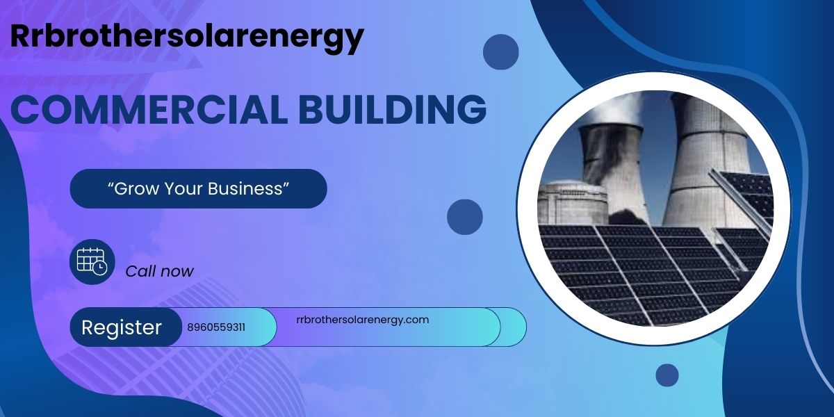 गाज़ीपुर में घर पर सोलर पैनल लगाते हुए RR Brother Solar Energy की टीम